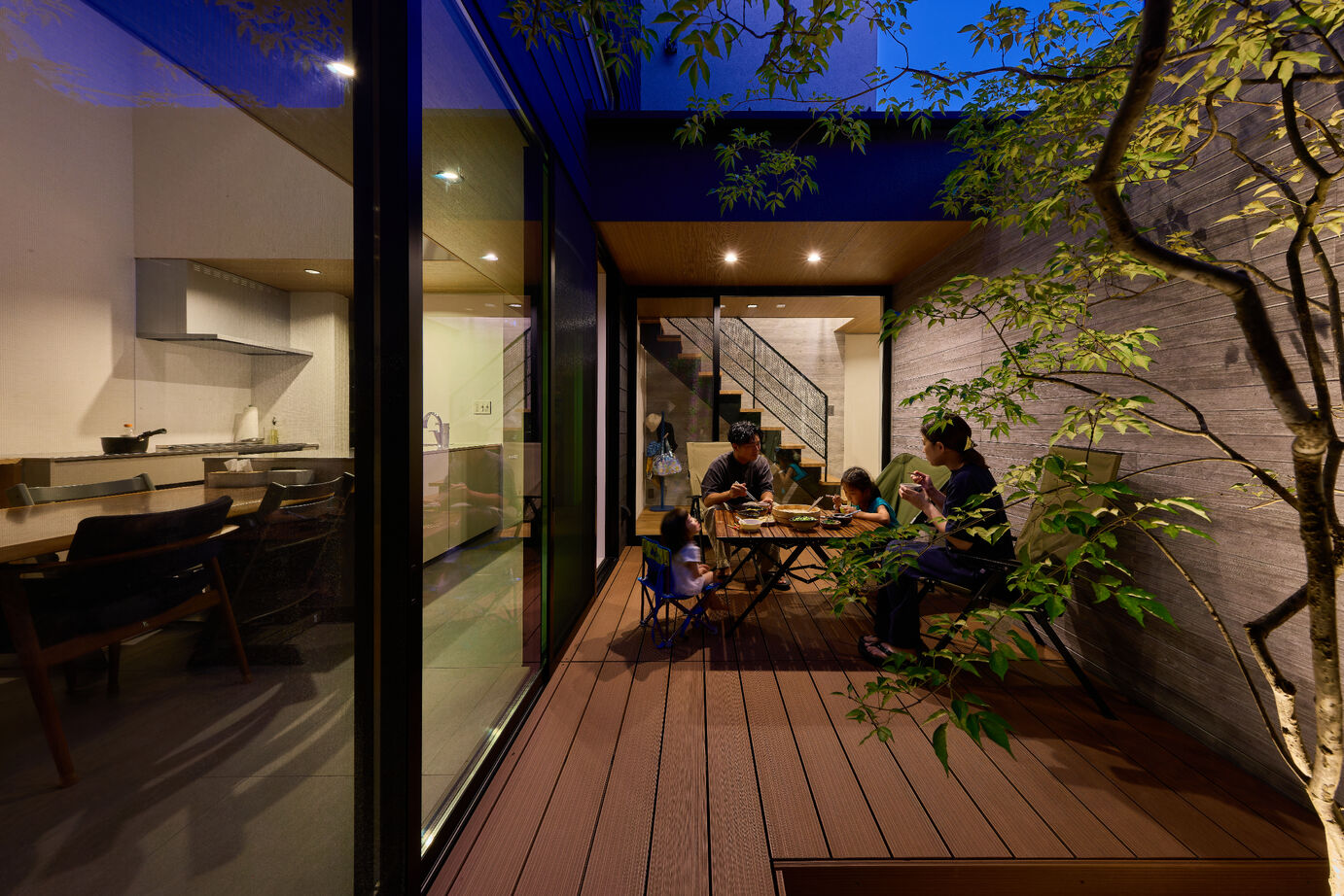 ジューケン 【整形地】2度目の家づくりで叶えた中庭×空中廊下のある吹抜けで開放的な家の建築実例画像10