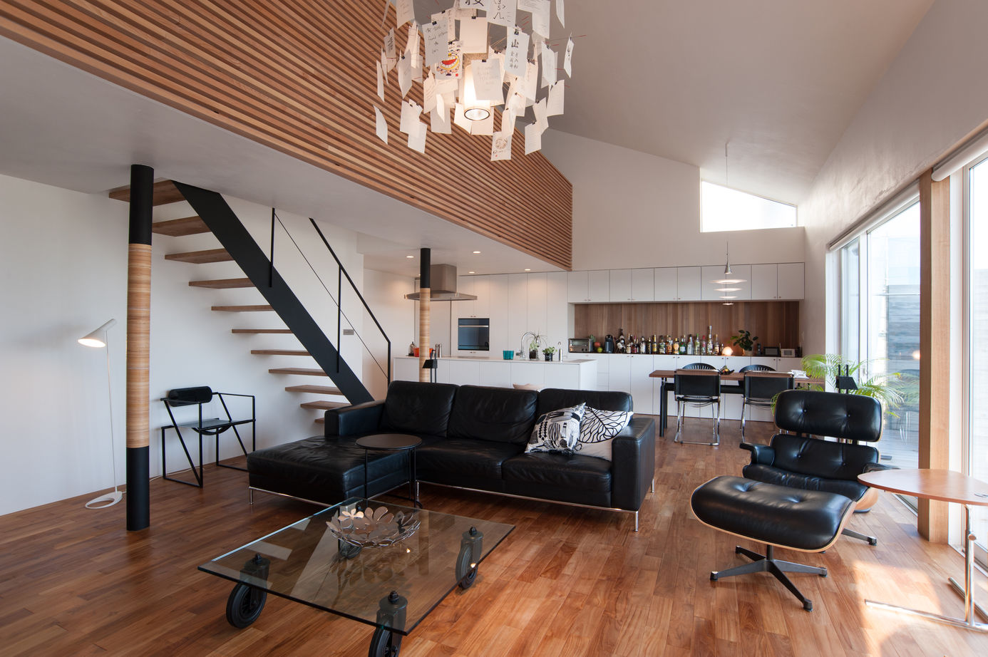 住空間設計Labo 【4000万円・神戸市】非日常を楽しむ。住まい手と建築士のセンスが融合した「リゾートスティ」感覚の住まいの建築実例画像2