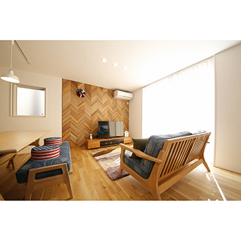 住空間設計Labo 【1000万円台】木とデニムのある暮らし／開放感と自然の安らぎを感じるアメリカ西海岸スタイルの家の建築実例画像2