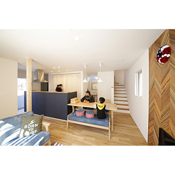 住空間設計Labo 【1000万円台】木とデニムのある暮らし／開放感と自然の安らぎを感じるアメリカ西海岸スタイルの家の建築実例画像3