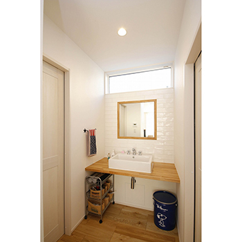 住空間設計Labo 【1000万円台】木とデニムのある暮らし／開放感と自然の安らぎを感じるアメリカ西海岸スタイルの家の建築実例画像9