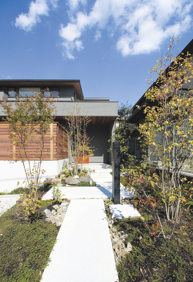 住空間設計Labo 【3000万円台・間取り図・豊中市】デザインも家事ラクも叶える。借景を活かす、光と緑を感じる中庭のある家の建築実例画像5