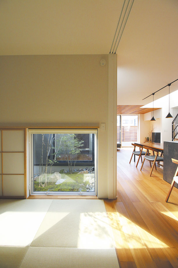 住空間設計Labo 【3000万円台・間取り図・豊中市】デザインも家事ラクも叶える。借景を活かす、光と緑を感じる中庭のある家の建築実例画像19