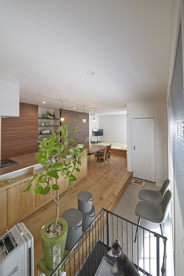 住空間設計Labo 【1000万円台・明石市】土間とキッチンが家の真ん中。団らんを大切にできるカフェスタイルの家の建築実例画像3