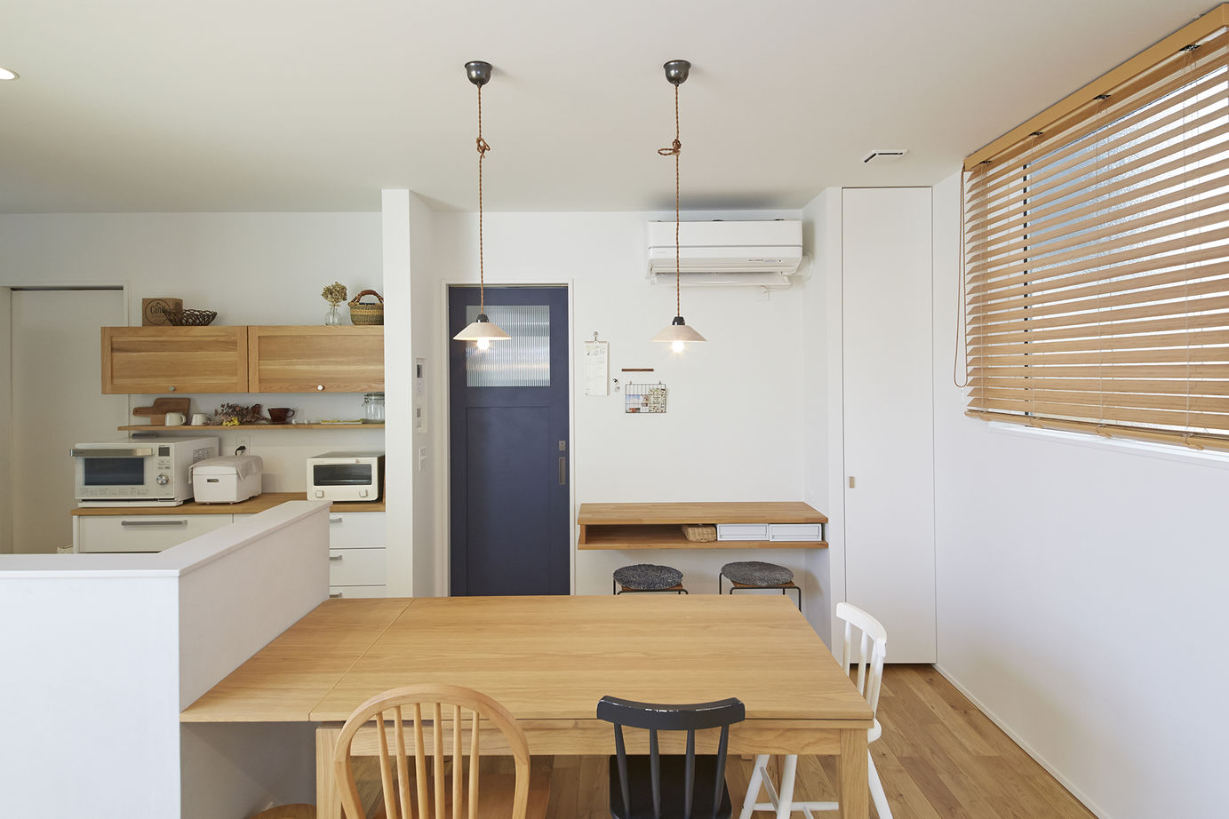 住空間設計Labo 【2000万円台・明石市】中庭のある三角屋根の家。行き止まりのない回遊動線で家事も子育てもしやすいの建築実例画像3