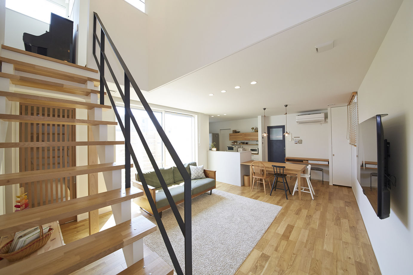 住空間設計Labo 【2000万円台・明石市】中庭のある三角屋根の家。行き止まりのない回遊動線で家事も子育てもしやすいの建築実例画像4