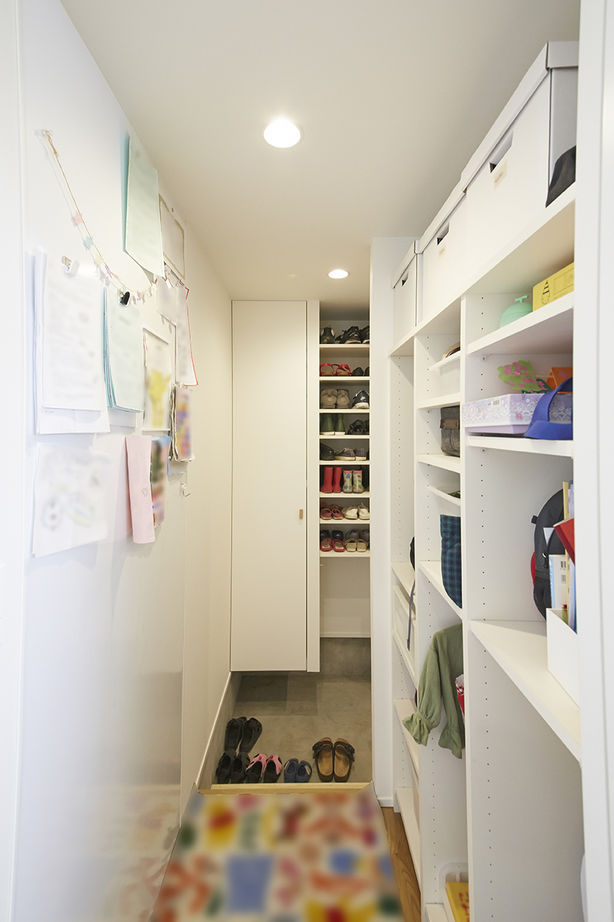 住空間設計Labo 【2000万円台・明石市】中庭のある三角屋根の家。行き止まりのない回遊動線で家事も子育てもしやすいの建築実例画像5