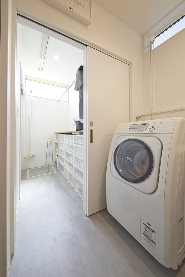 住空間設計Labo 【2000万円台・明石市】中庭のある三角屋根の家。行き止まりのない回遊動線で家事も子育てもしやすいの建築実例画像7