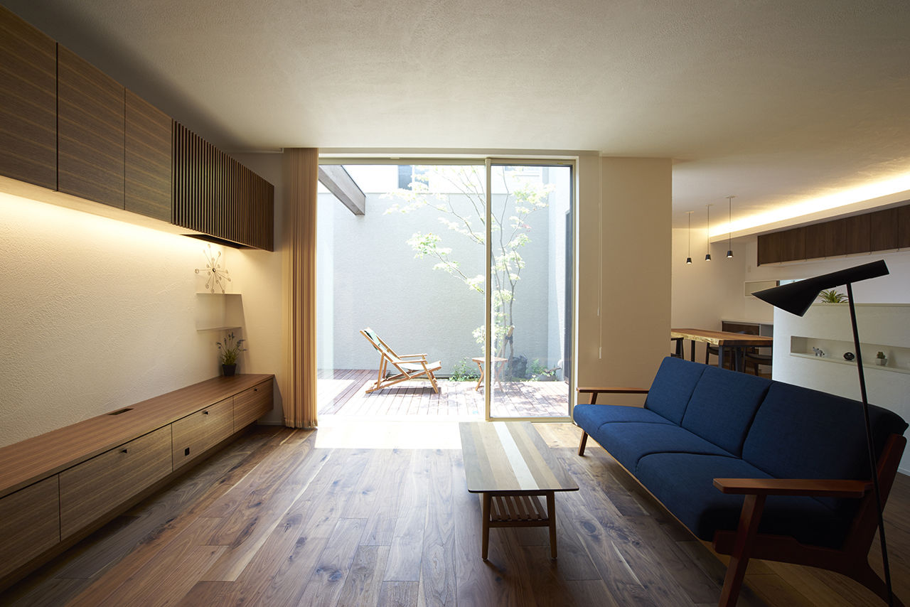 住空間設計Labo 【3000万円台・間取り図・明石市】子どもの遊び場、おうちワインバー…、昼も夜も毎日使える中庭のある家の建築実例画像2