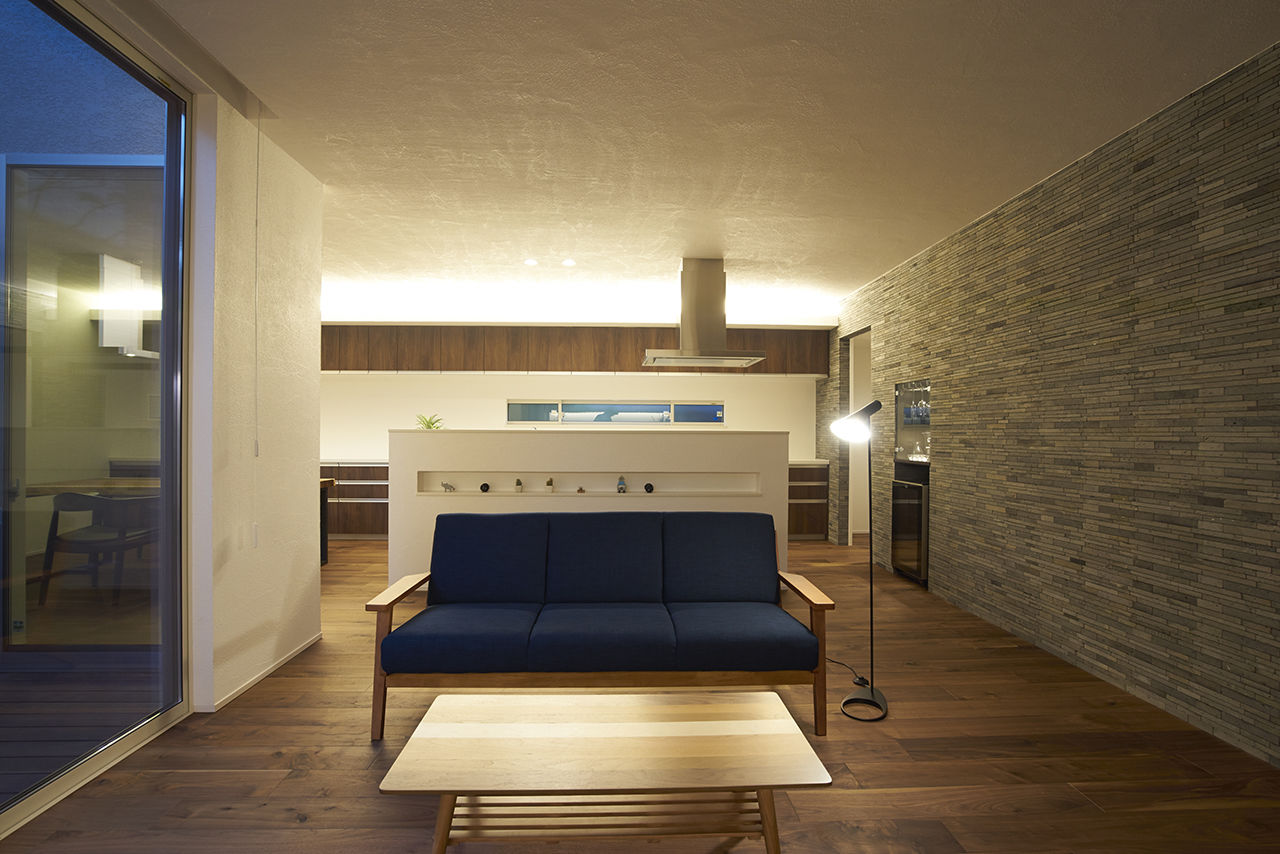 住空間設計Labo 【3000万円台・間取り図・明石市】子どもの遊び場、おうちワインバー…、昼も夜も毎日使える中庭のある家の建築実例画像4