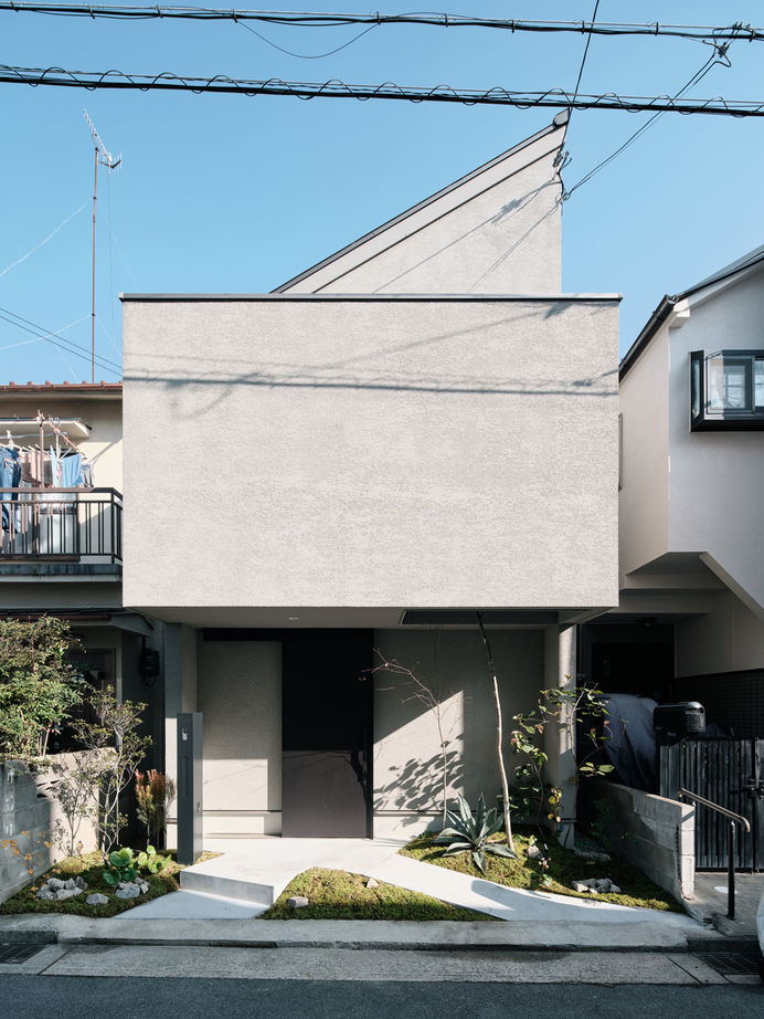 住空間設計Labo 【狭小20坪・2000万円台・間取り図・神戸市】庭木の潤いを感じながら過ごすアウトドアリビングのある家の建築実例画像2