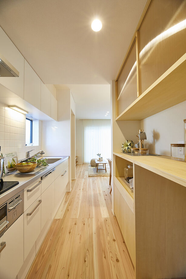 住空間設計Labo 【2000万円台・明石市】敷地16.1坪に建つ3階建ての家。抜け感のある大きな窓、ビルトインガレージも実現の建築実例画像4