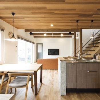 NOA HOME 大谷石を活かした、カフェのようなデザイン。おしゃれ×便利な間取りが両立した、36坪自然素材の家の建築実例画像7