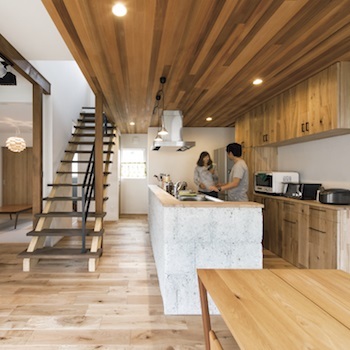 NOA HOME 大谷石を活かした、カフェのようなデザイン。おしゃれ×便利な間取りが両立した、36坪自然素材の家の建築実例画像9