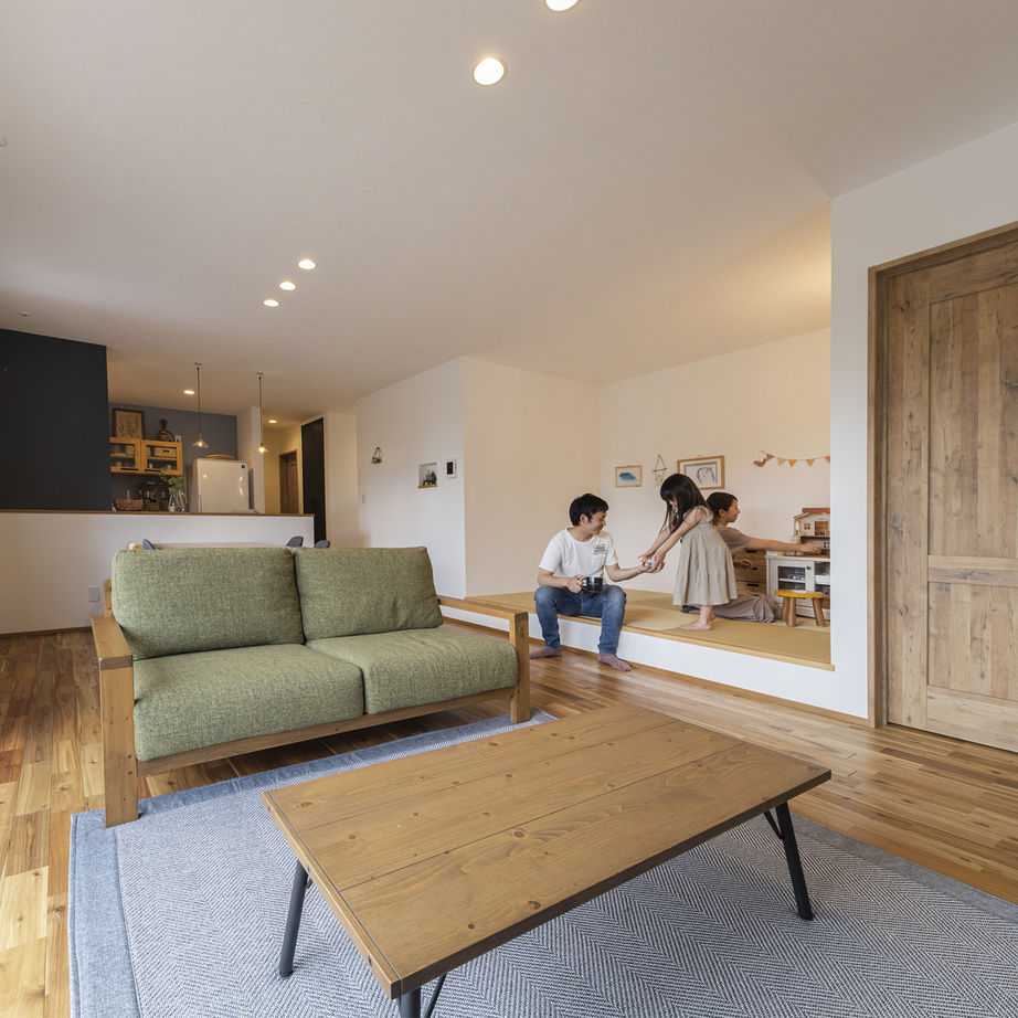 NOA HOME キッチンは好きな映画をイメージ。「好き」を具現化して叶えた、おうち時間を彩る28坪平屋の住まいの建築実例画像4