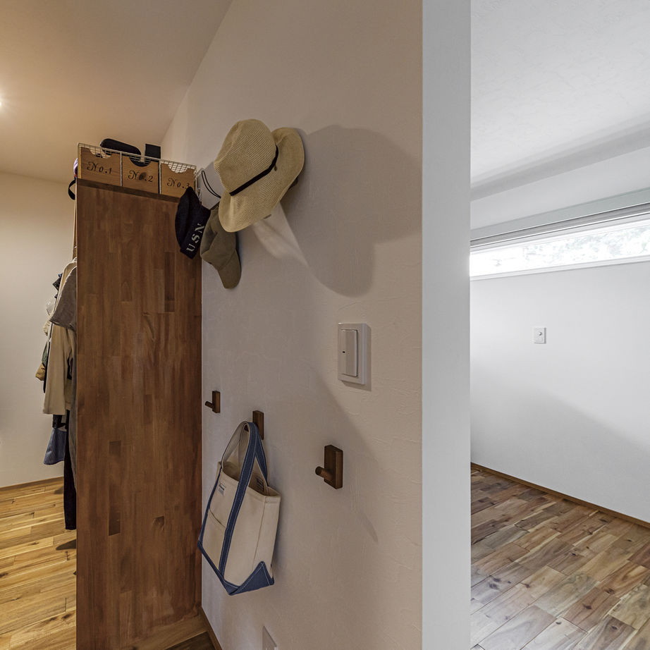 NOA HOME キッチンは好きな映画をイメージ。「好き」を具現化して叶えた、おうち時間を彩る28坪平屋の住まいの建築実例画像7