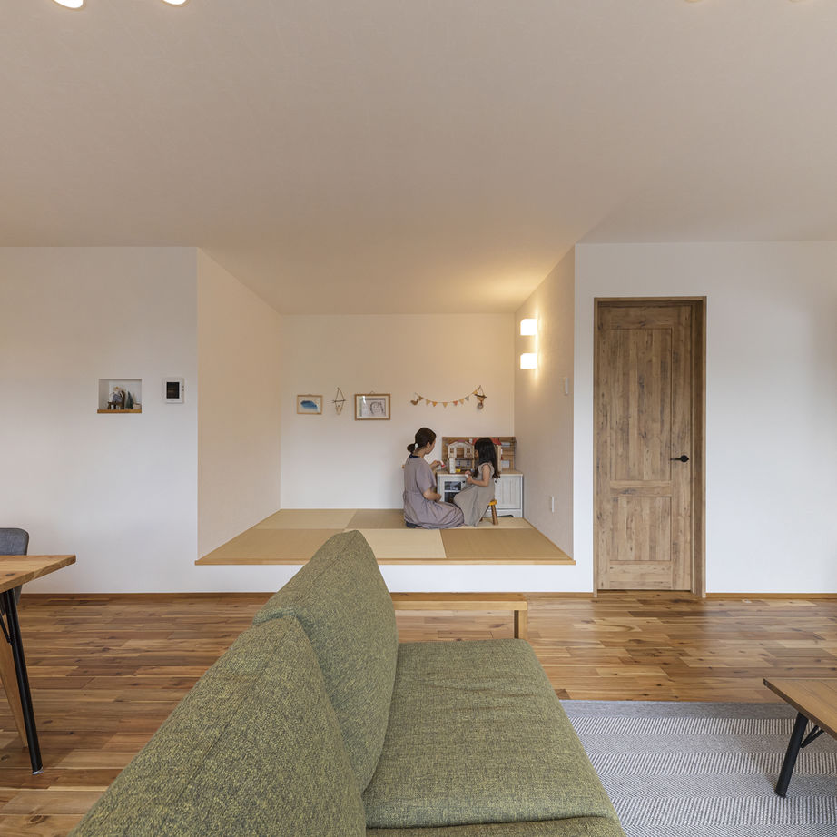 NOA HOME キッチンは好きな映画をイメージ。「好き」を具現化して叶えた、おうち時間を彩る28坪平屋の住まいの建築実例画像8