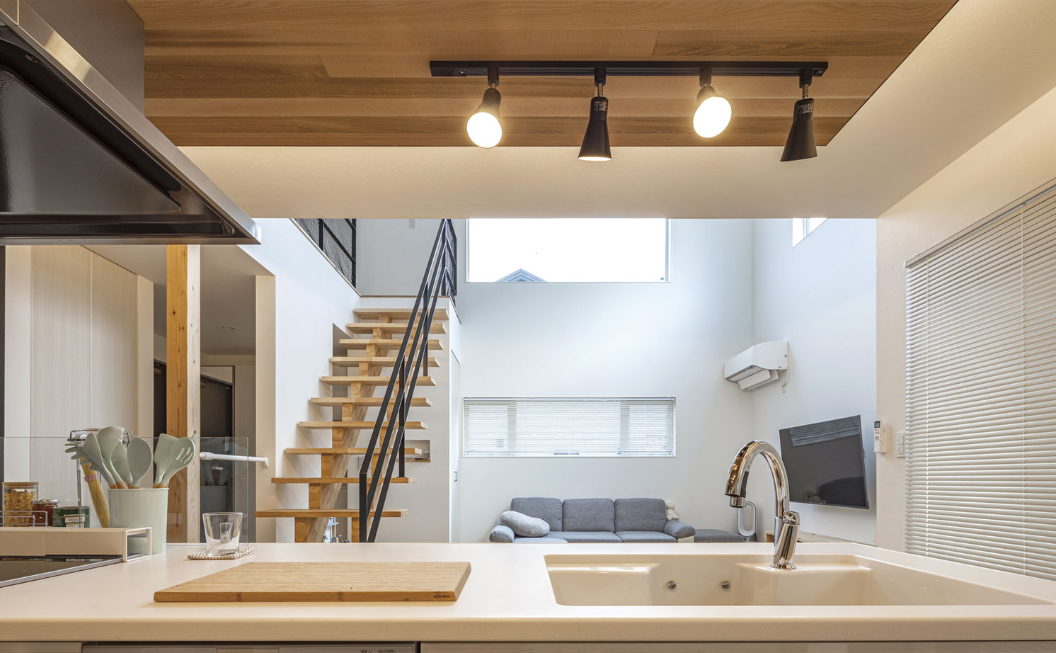 NOA HOME ダイニングでお酒を愉しむひとときに安らぐ…。暮らしの中で「好き」を身近に感じる34坪の住まいの建築実例画像5