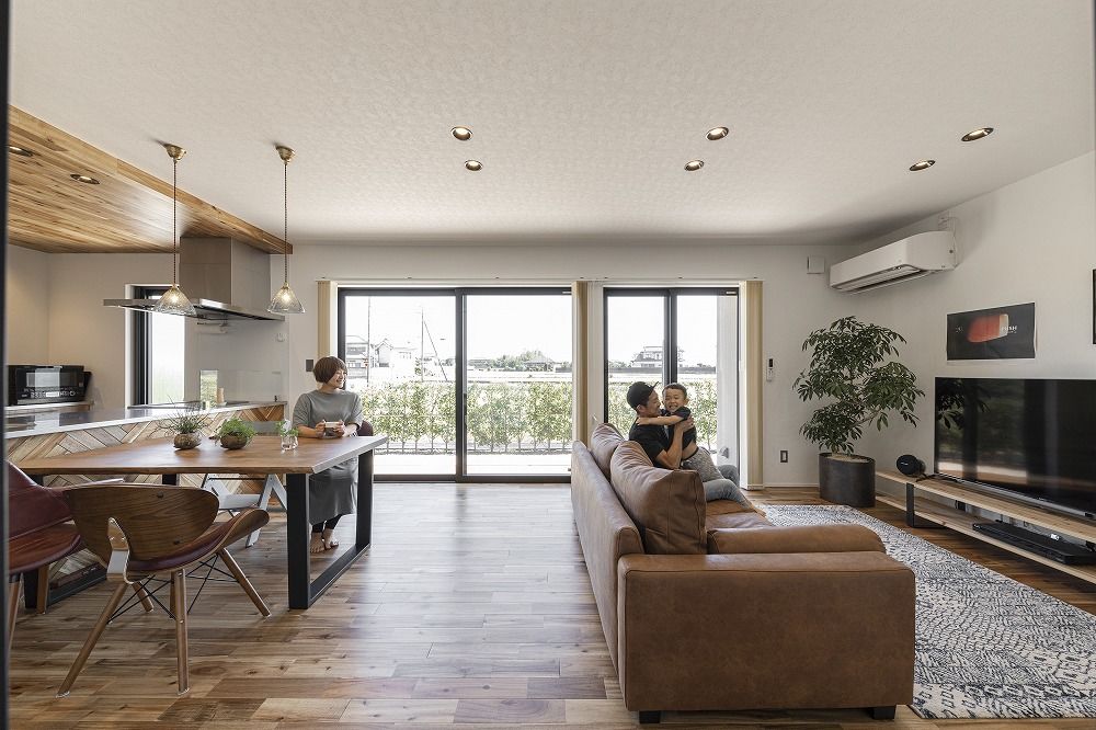 NOA HOME 巧みな素材使いで、理想の住まいをカタチに。シンプルな間取りで暮らしやすとカッコよさを叶えた27坪の平屋の建築実例画像4