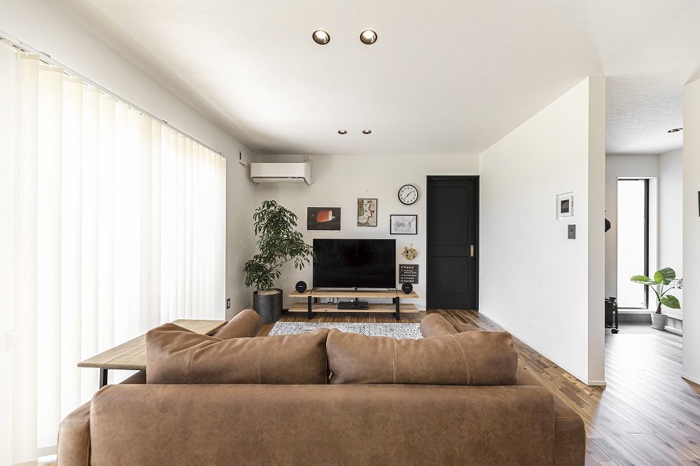 NOA HOME 巧みな素材使いで、理想の住まいをカタチに。シンプルな間取りで暮らしやすとカッコよさを叶えた27坪の平屋の建築実例画像6