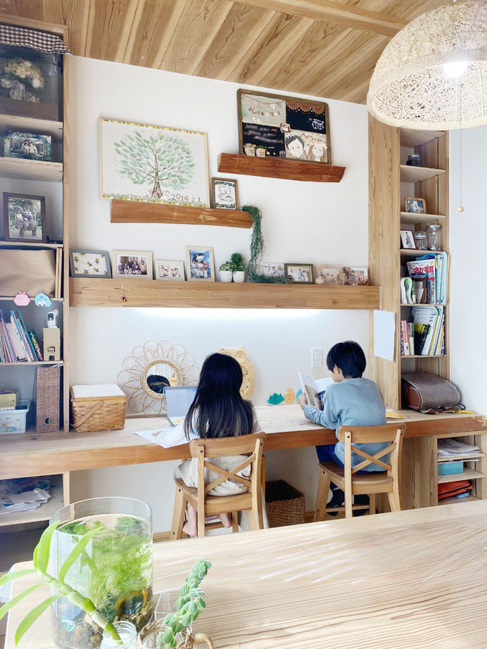 キミドリ建築 【2000万円台/30坪台/無垢材/間取り有】自然の造形で生まれる美しさ。枝付き大黒柱のある木の住まいの建築実例画像4