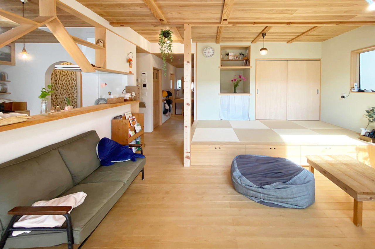 キミドリ建築 【2000万円台/30坪台/無垢材/間取り有】自然の造形で生まれる美しさ。枝付き大黒柱のある木の住まいの建築実例画像7