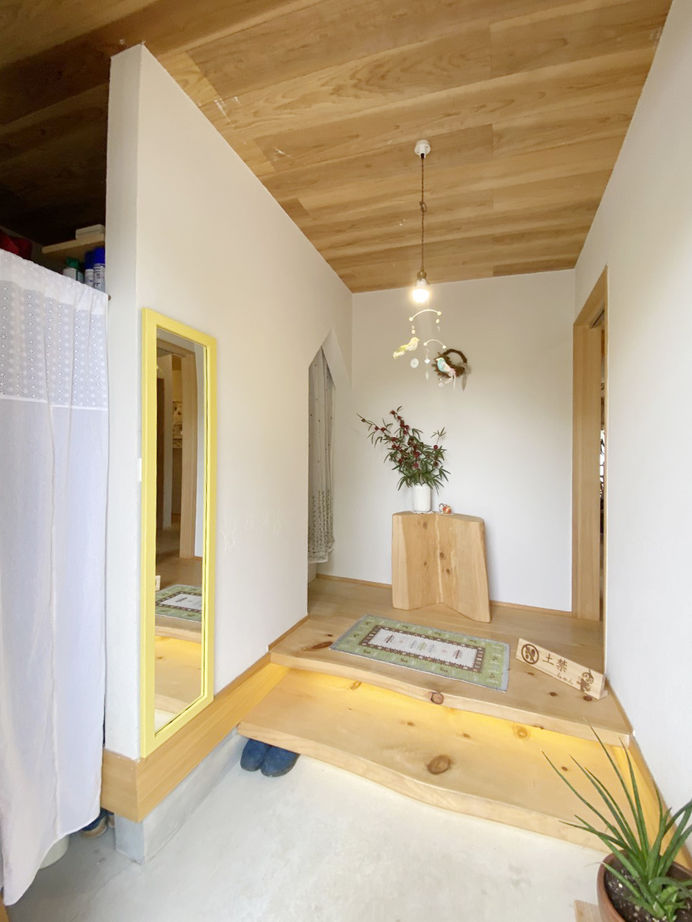 キミドリ建築 【2000万円台/30坪台/無垢材/間取り有】自然の造形で生まれる美しさ。枝付き大黒柱のある木の住まいの建築実例画像9