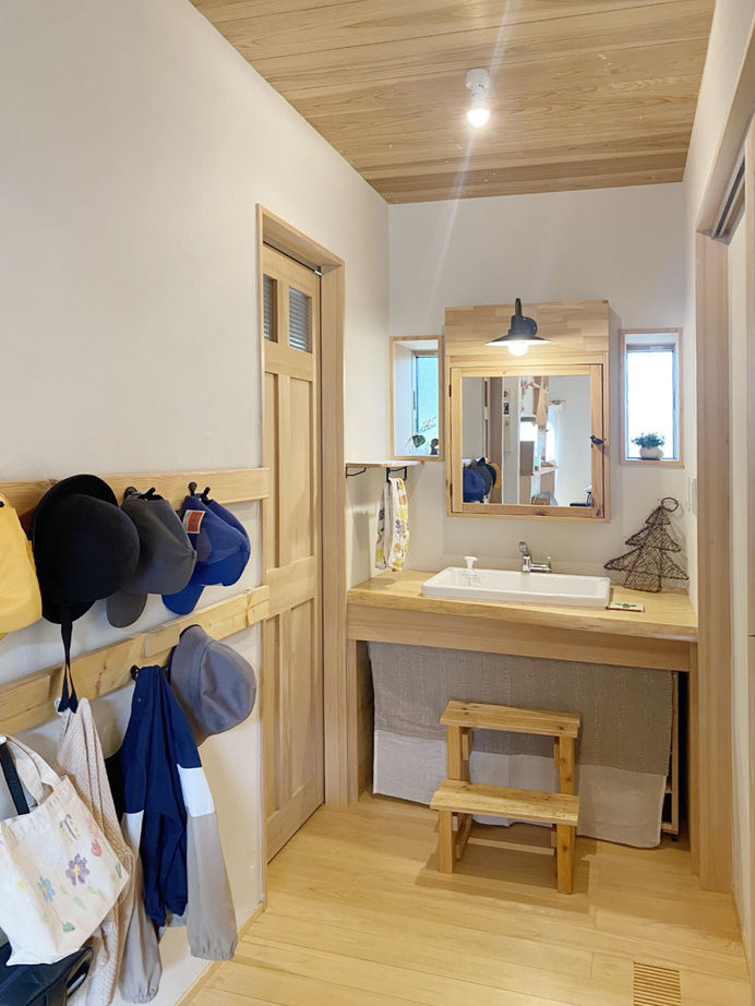 キミドリ建築 【2000万円台/30坪台/無垢材/間取り有】自然の造形で生まれる美しさ。枝付き大黒柱のある木の住まいの建築実例画像10