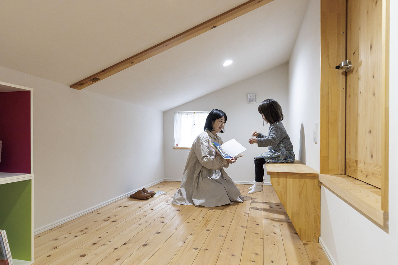 キミドリ建築 【3000万円台/40坪台/自然素材/間取り有】グラフィックデザイナーのアトリエを併設したナチュラルな住まいの建築実例画像4