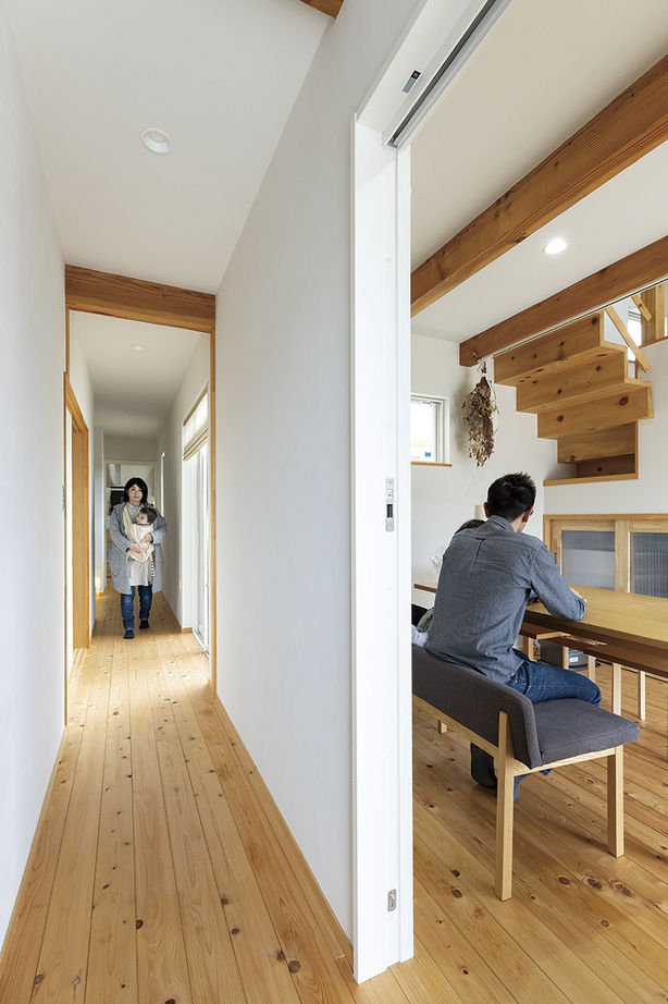 キミドリ建築 【3000万円台/40坪台/自然素材/間取り有】グラフィックデザイナーのアトリエを併設したナチュラルな住まいの建築実例画像6