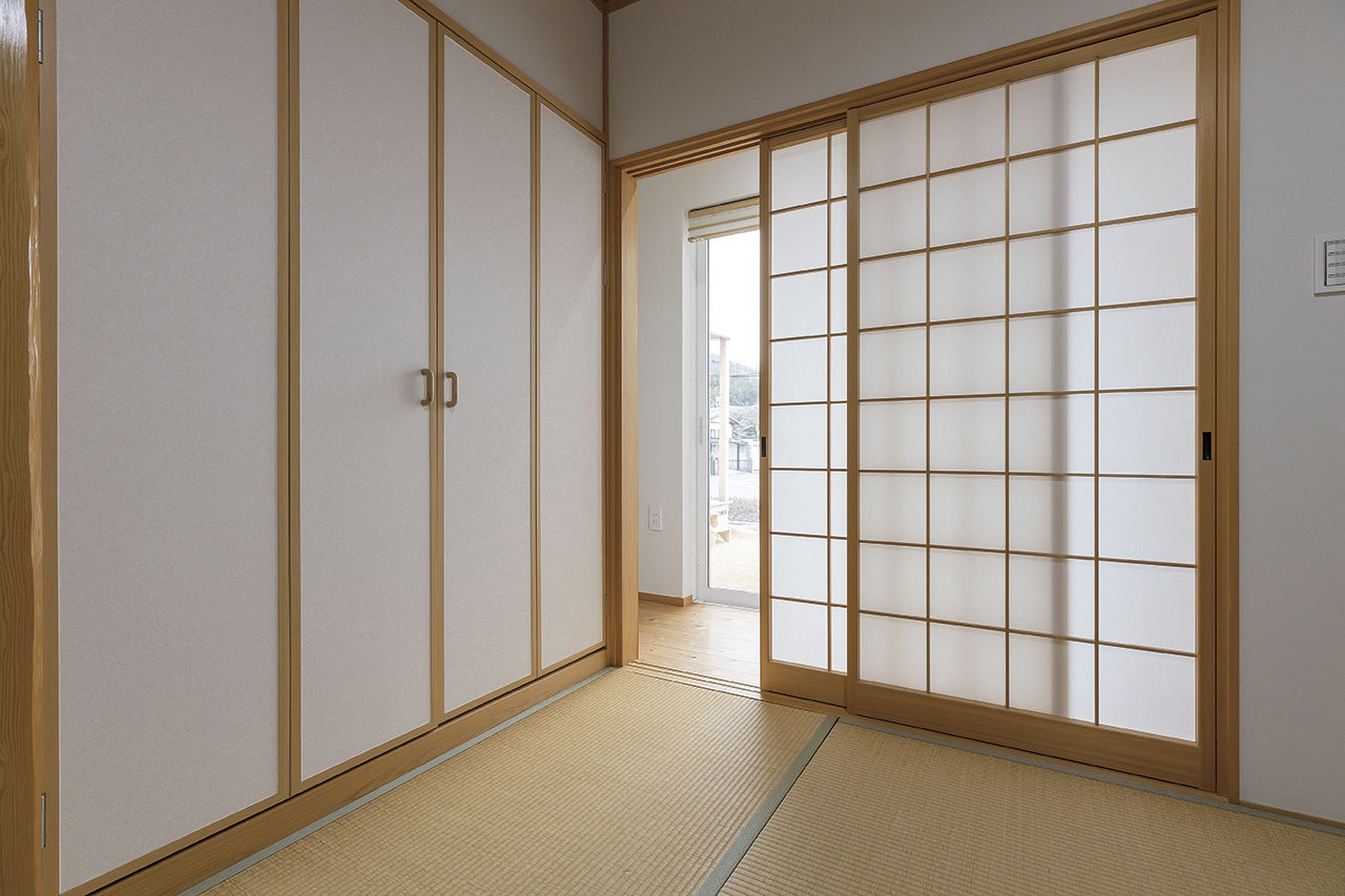 キミドリ建築 【3000万円台/40坪台/自然素材/間取り有】グラフィックデザイナーのアトリエを併設したナチュラルな住まいの建築実例画像9