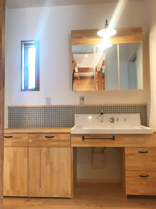 キミドリ建築 木とガルバの家の建築実例画像3