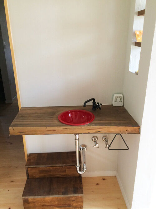 キミドリ建築 造作家具たちと共存する和モダンな家の建築実例画像3