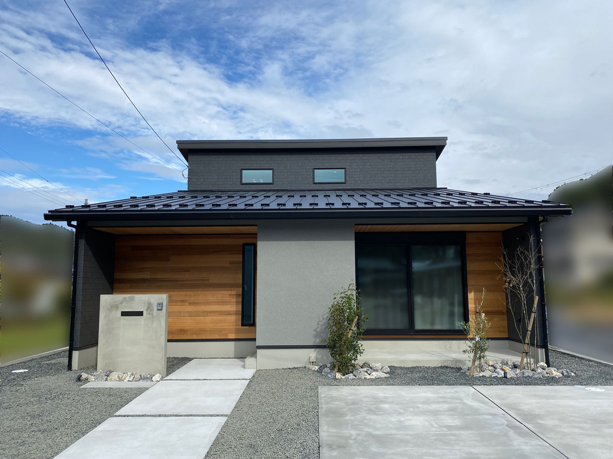 華建築 【2000万円台後半|36坪|平屋＋α|間取り図有】勾配天井で開放感を生み出した、回遊動線の快適な家の建築実例画像2