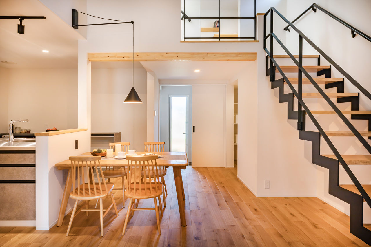 華建築 【2000万円台後半|36坪|平屋＋α|間取り図有】勾配天井で開放感を生み出した、回遊動線の快適な家の建築実例画像4