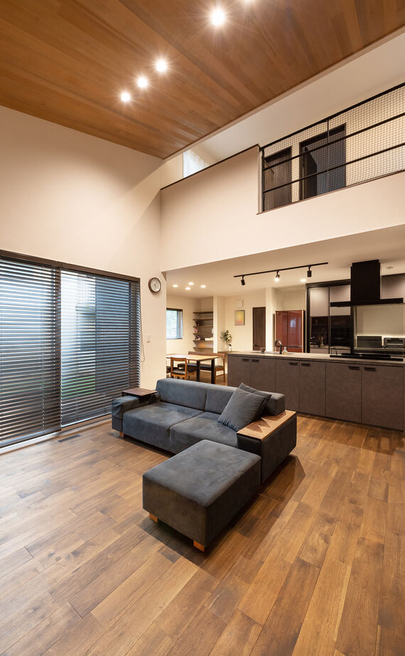 華建築 【3000万円台前半|37坪|平屋＋α|間取り図有】主寝室を１階にして快適生活を叶えたモダンデザインの家の建築実例画像2