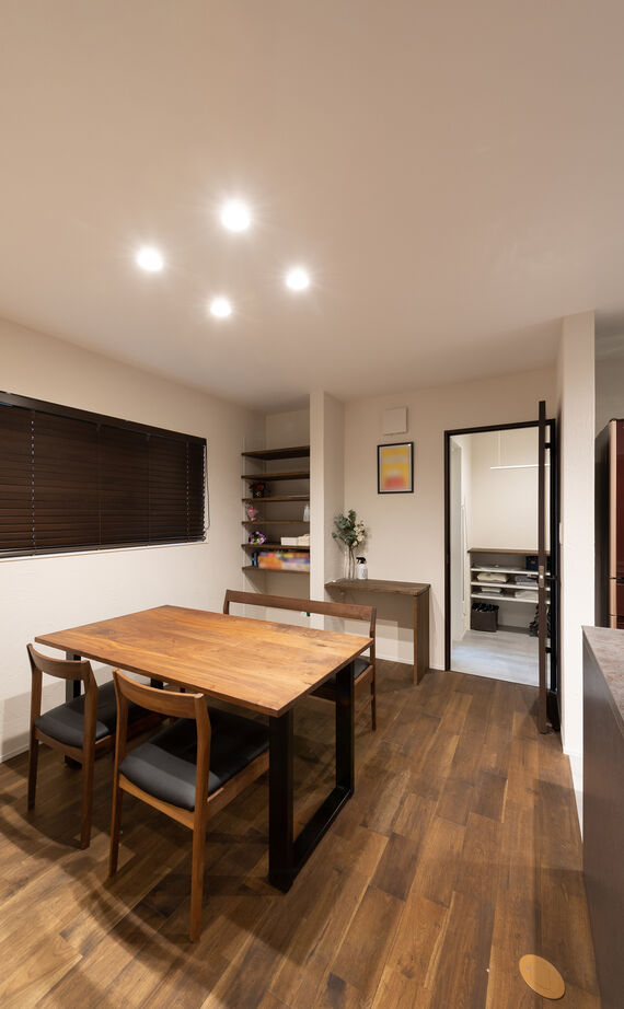 華建築 【3000万円台前半|37坪|平屋＋α|間取り図有】主寝室を１階にして快適生活を叶えたモダンデザインの家の建築実例画像7