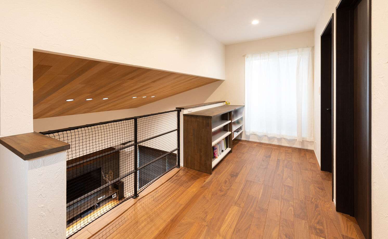 華建築 【3000万円台前半|37坪|平屋＋α|間取り図有】主寝室を１階にして快適生活を叶えたモダンデザインの家の建築実例画像14