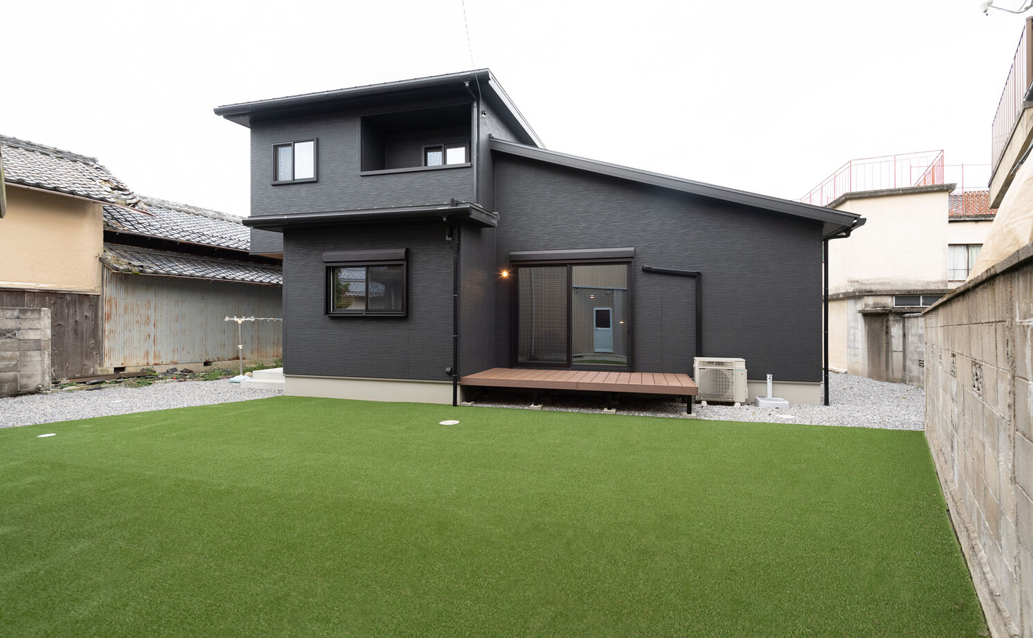 華建築 【3000万円台前半|37坪|平屋＋α|間取り図有】主寝室を１階にして快適生活を叶えたモダンデザインの家の建築実例画像15