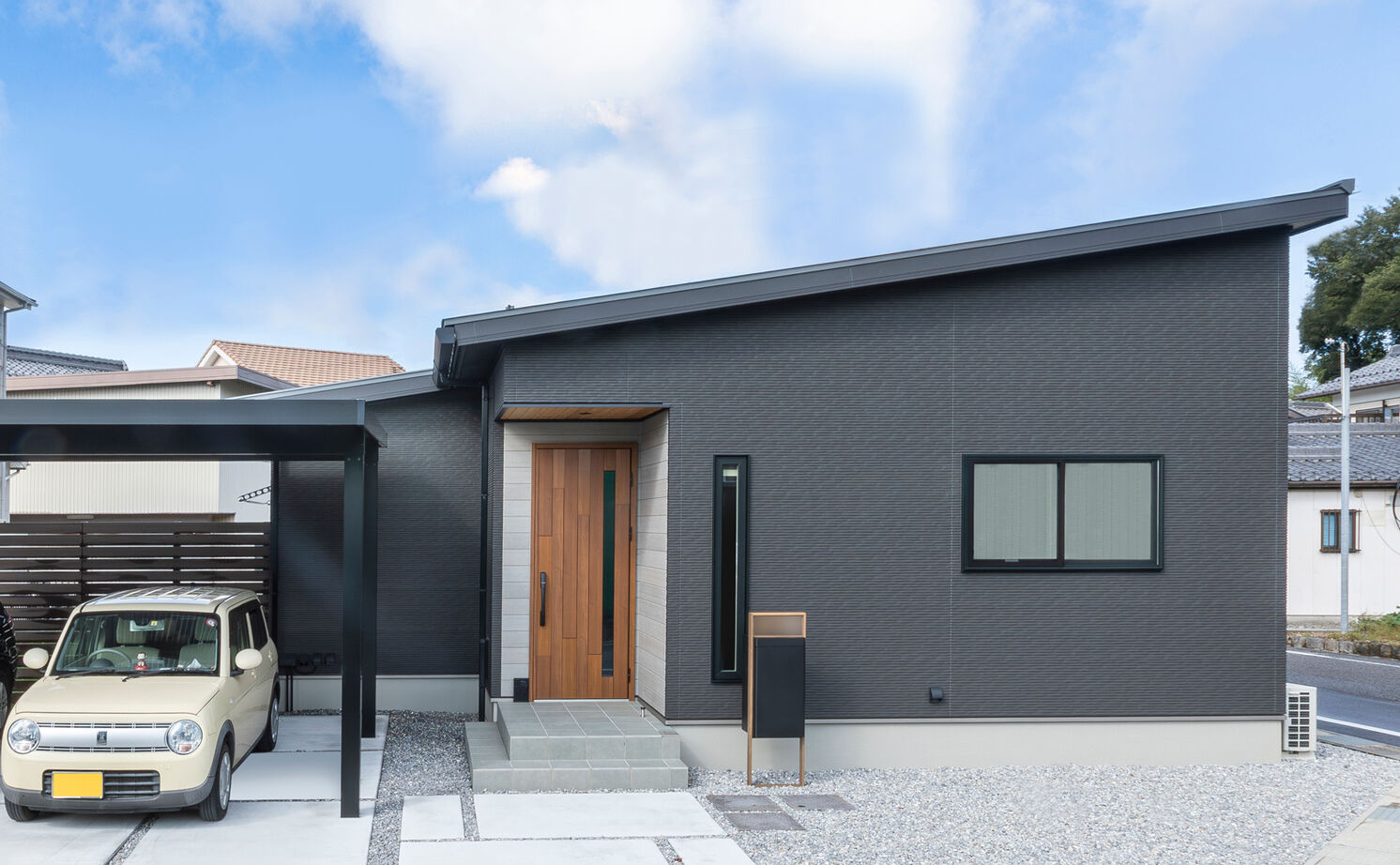 華建築 【2000万円台後半|29坪|平屋|間取り図有】回遊動線で快適生活。子育て中の共働き夫婦にゆとりもたらす平屋の建築実例画像2