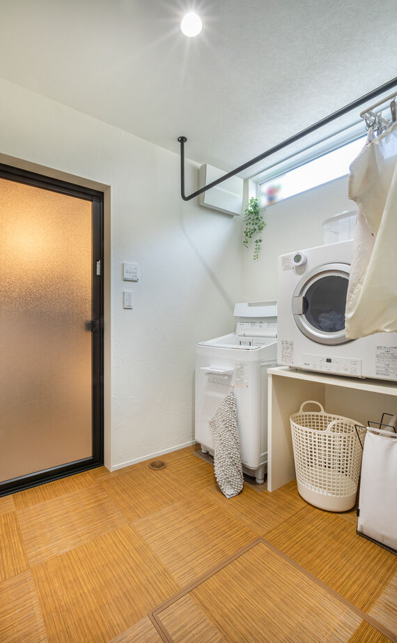 華建築 【2000万円台後半|29坪|平屋|間取り図有】回遊動線で快適生活。子育て中の共働き夫婦にゆとりもたらす平屋の建築実例画像9