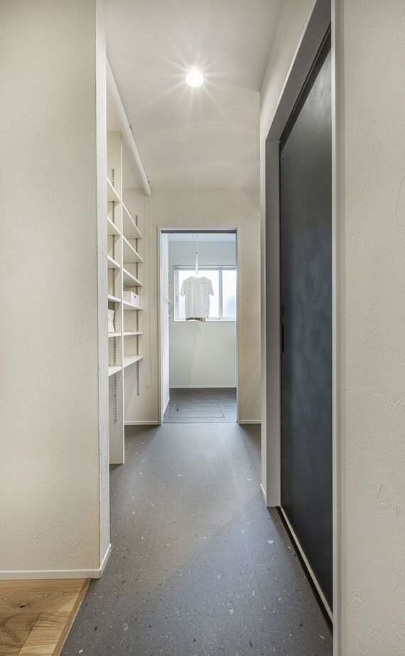 華建築 【2000万円台後半|25坪|平屋|間取り図有】趣味の陶芸作品を飾って楽しむ。回転扉のある遊び心満載の平屋の建築実例画像11