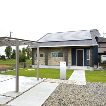 アッシュホーム 【愛知県/1000万円台/間取り図】大収納3層構造、吹抜けで繋がる平屋。生活にメリハリが生まれた暮らし実例の建築実例画像2