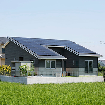 アッシュホーム 【愛知県/価格1000万円台/間取り図】1.5階で吹き抜け＆スキップフロア&大収納のあるおしゃれなコの字型平屋の建築実例画像2