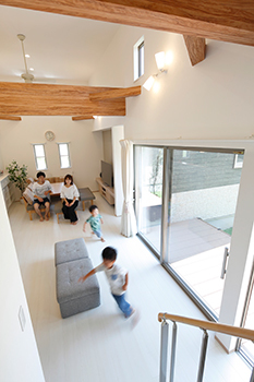 アッシュホーム 【愛知県/価格1000万円台/間取り図】1.5階で吹き抜け＆スキップフロア&大収納のあるおしゃれなコの字型平屋の建築実例画像4