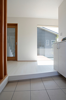 アッシュホーム 【愛知県/価格1000万円台/間取り図】1.5階で吹き抜け＆スキップフロア&大収納のあるおしゃれなコの字型平屋の建築実例画像10