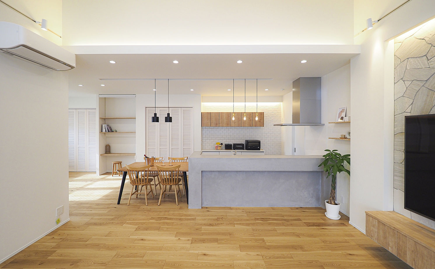 アートハウス 【奈良/平屋/2000万円台/間取り有】ラップサイディングにカバードポーチのカリフォルニアスタイルのお家の建築実例画像5