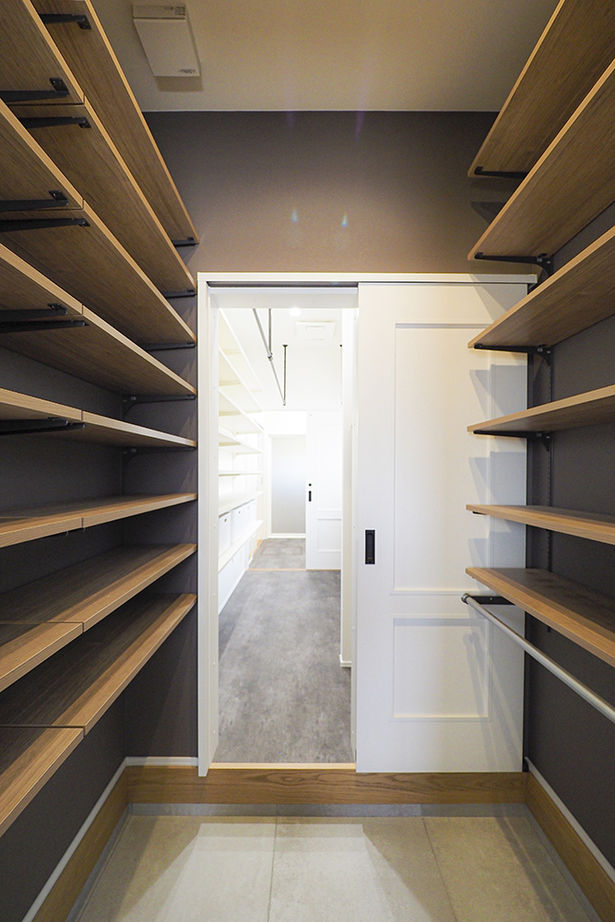 アートハウス 【奈良/平屋/2000万円台/間取り有】ラップサイディングにカバードポーチのカリフォルニアスタイルのお家の建築実例画像15