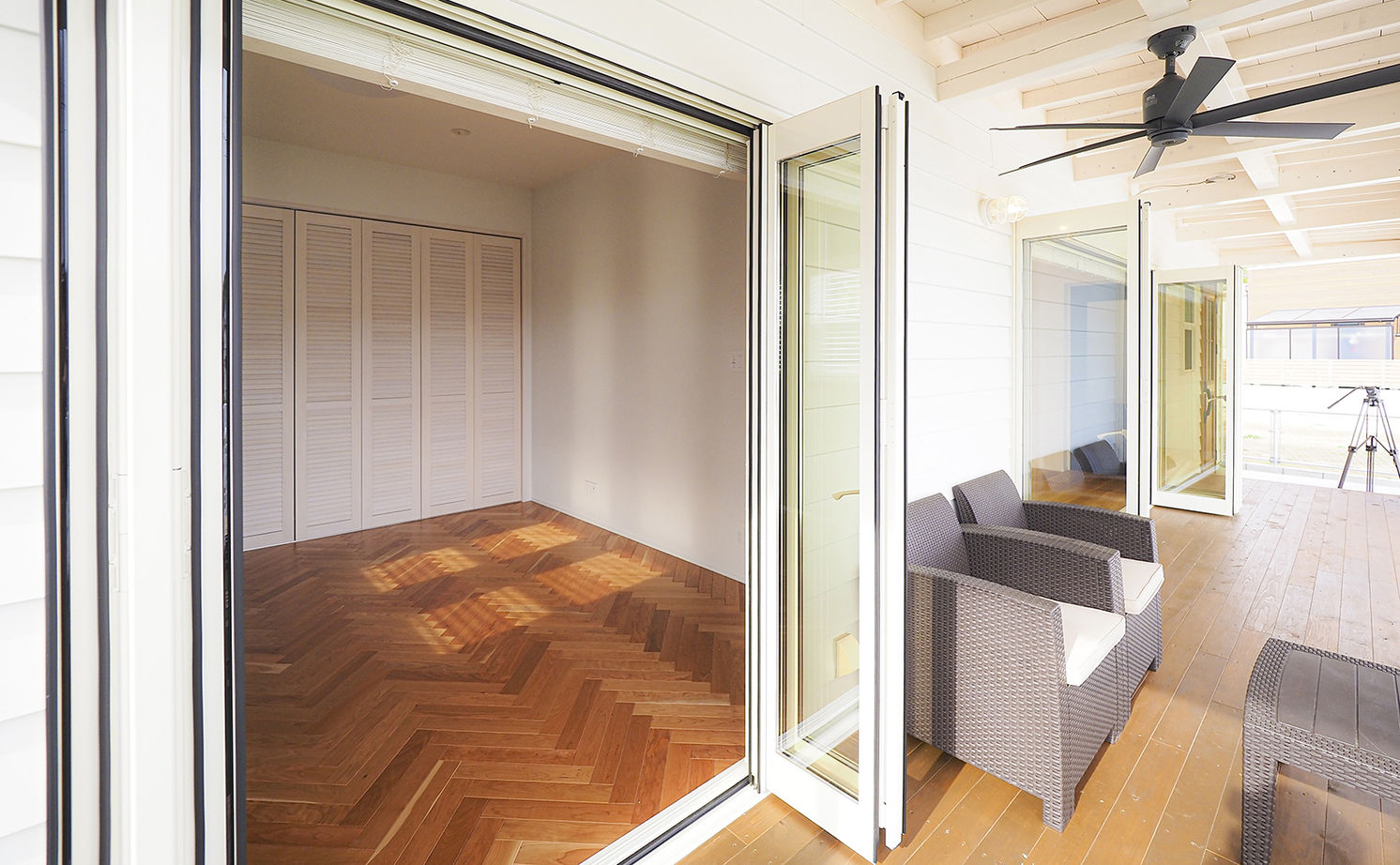 アートハウス 【奈良/平屋/2000万円台/間取り有】ラップサイディングにカバードポーチのカリフォルニアスタイルのお家の建築実例画像18