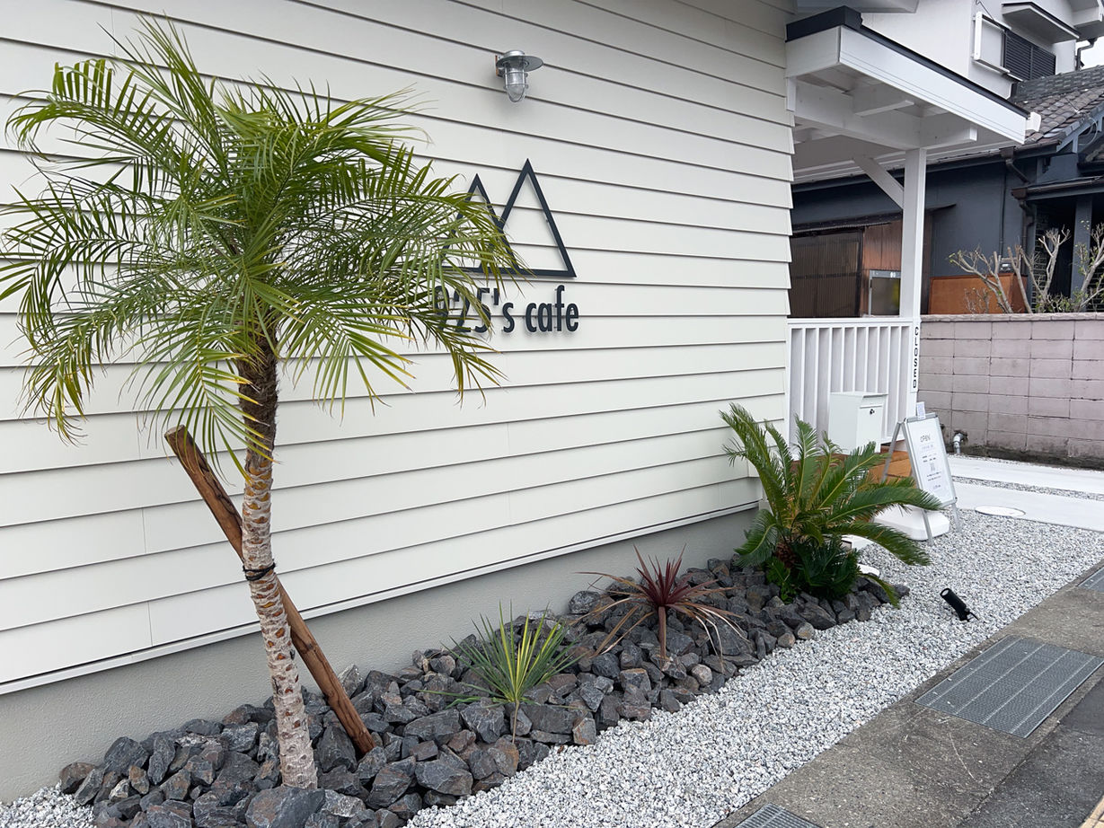 アートハウス 【1990万円・間取り図あり】リゾート感あふれるお洒落な店舗付住宅の建築実例画像2